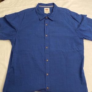 Levi’s short sleeve shirt